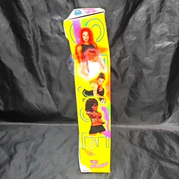 Spice Girls on Stage Sporty Spice Doll by Galoob (1998) NIB New Official - Picture 4 of 6